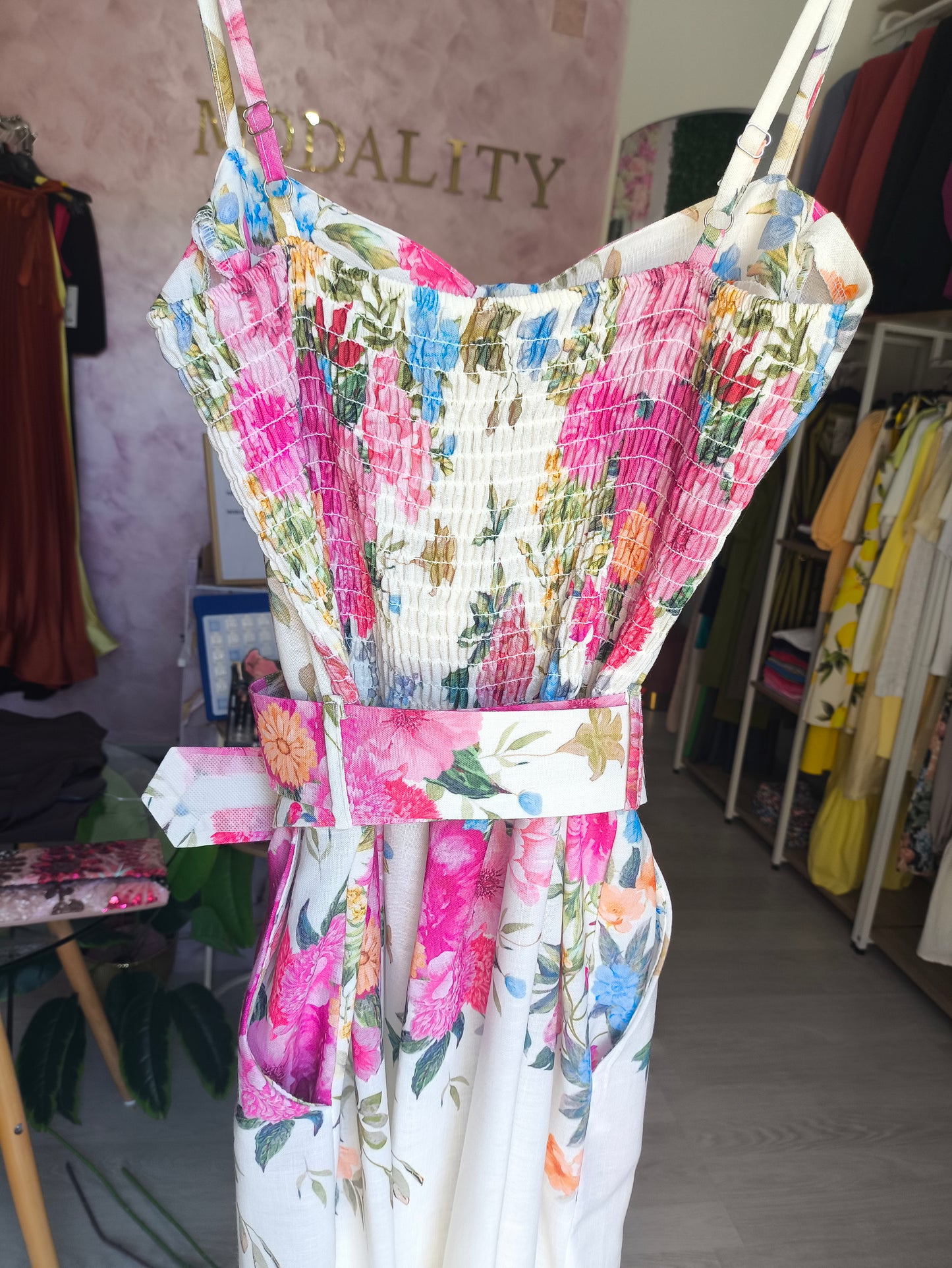 Tuta Bianca Floreale Elegante