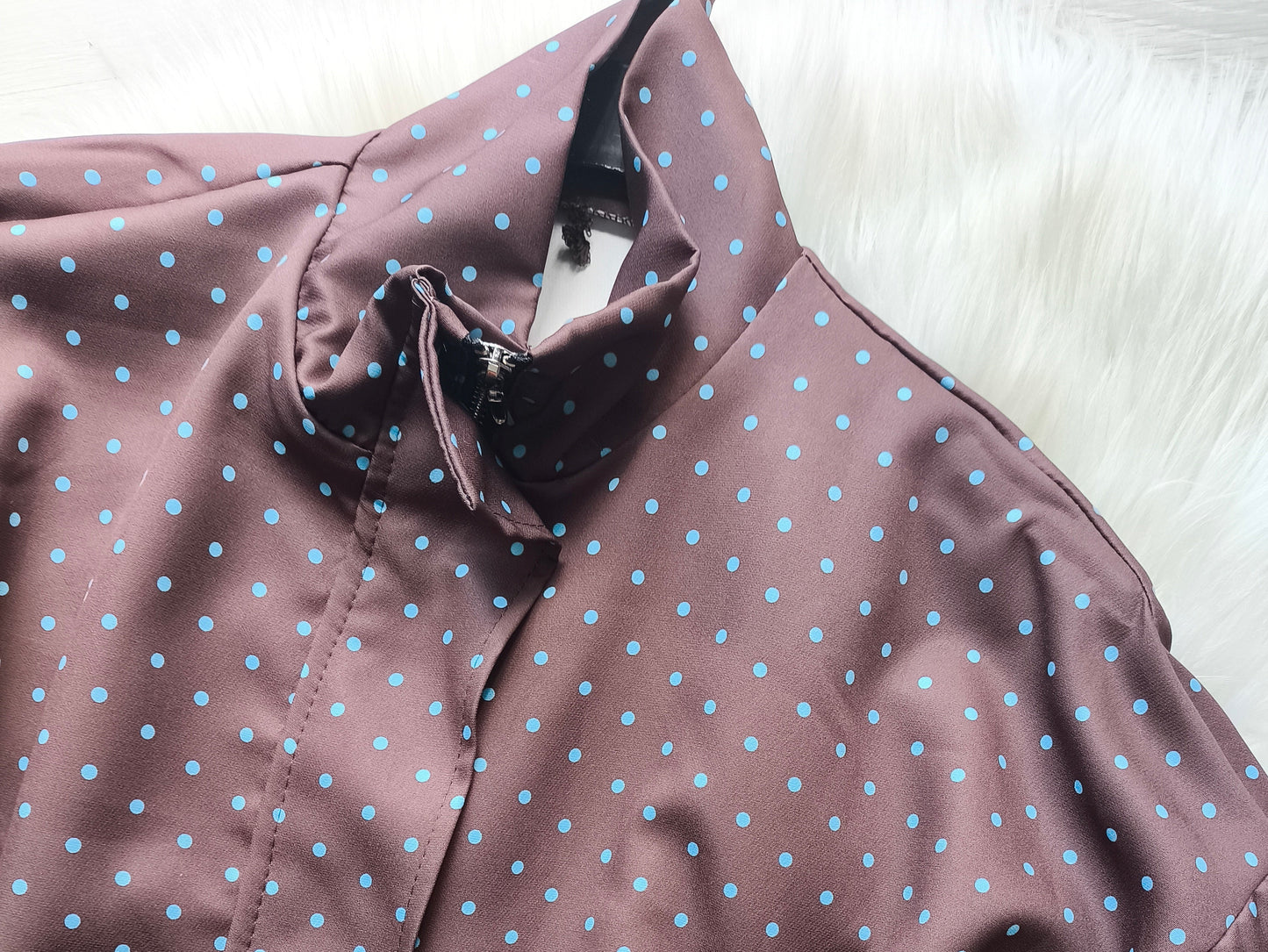 Coordinato Marrone Pois Azzurri – Il look più virale del momento 🤎🩵